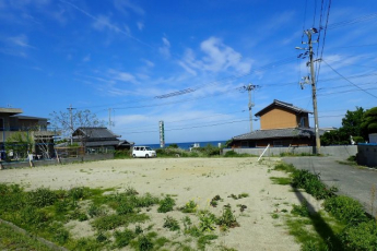 【前面道路含む現地写真】