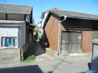 北東側道路