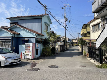 【前面道路含む現地写真】