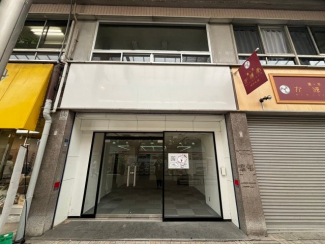 南側商店街側入り口です。