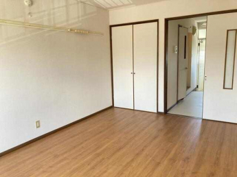 ２階、南向きで日当たり良好！