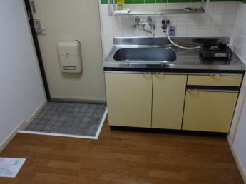 コンパクトですが一人分の食事を作るには十分