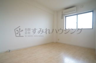 【寝室】