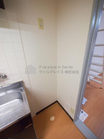 キッチンに冷蔵庫置場があります