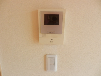 モニター付きインターホンで安心です。