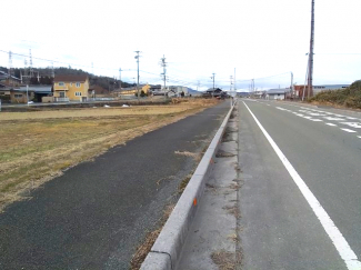 【前面道路含む現地写真】