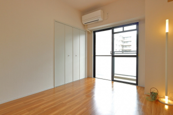 居室（同タイプ 参考写真）