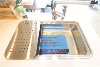 内蔵型の浄水器を標準装備！きれいなお水で美味しく料理ができます♪