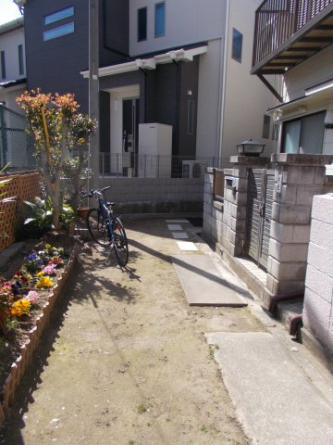 路地の奥に家があります♪