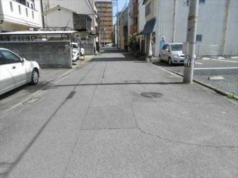 前面道路（南面）