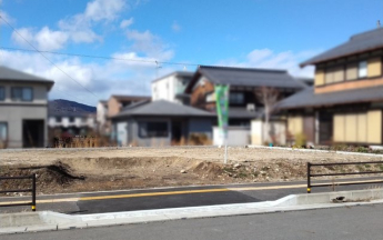 【前面道路含む現地写真】