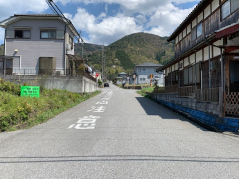 【前面道路含む現地写真】