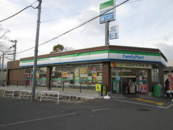 ファミリーマートＪＲ四条畷駅西口店まで272m