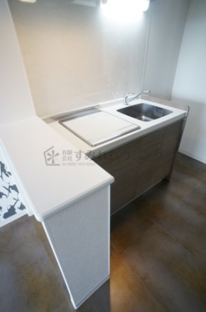 参考、同建物・同間取りの号室（壁紙や床の色味は異なります）