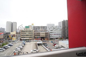 参考、同建物・同間取りの号室（壁紙や床の色味は異なります）