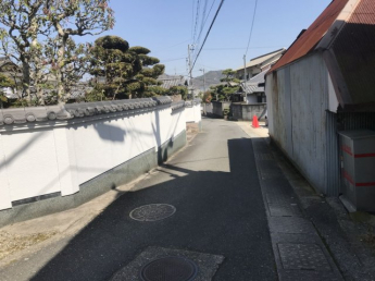 【前面道路含む現地写真】