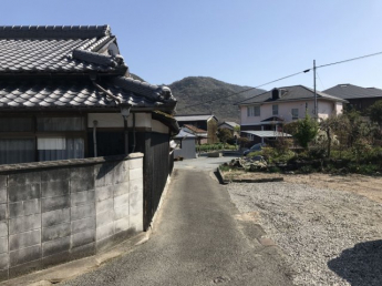 【前面道路含む現地写真】