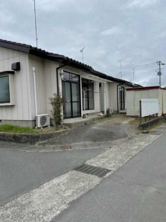 家の前に１台停められます。