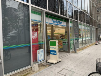 ファミリーマート本町橋店まで187m