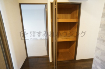 参考、同建物・反転間取りの号室