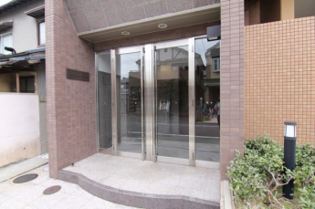 【エントランス】