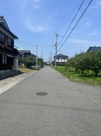 【前面道路含む現地写真】