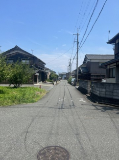 【前面道路含む現地写真】