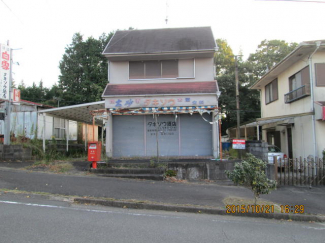 三重県名張市すずらん台西１番町の店付住宅の画像