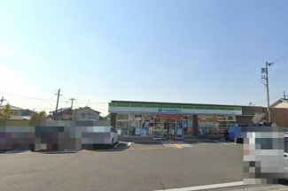 ファミリーマート小浦忠岡北店まで400m