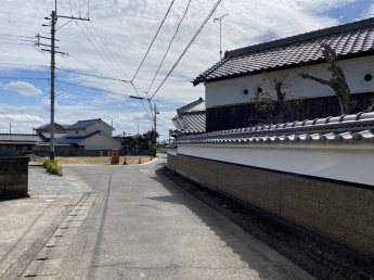 【前面道路含む現地写真】