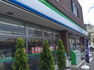 ファミリーマートまで400m