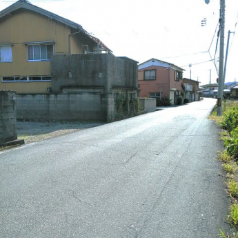 北側接道　県道広田洲本線473号（1項1号道路）