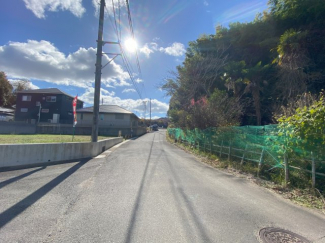 【前面道路含む現地写真】