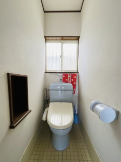 コンパクトで使いやすいトイレです