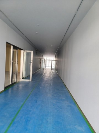 共用通路とつながる扉