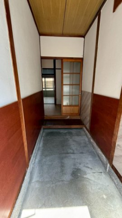 毎日通る玄関はこちらです