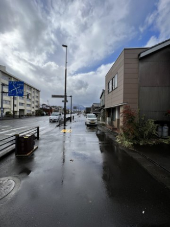 【前面道路含む現地写真】