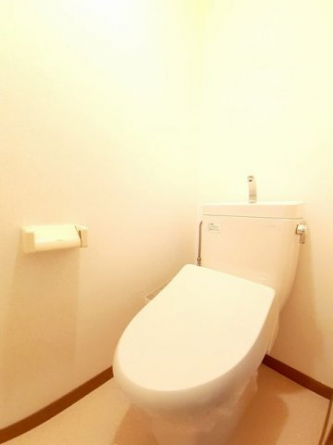コンパクトで使いやすいトイレです