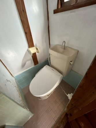 温水洗浄便座付きで快適にご利用いただけます