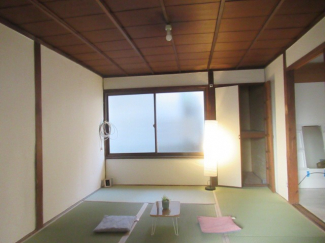 ゆったり過ごせる居間です