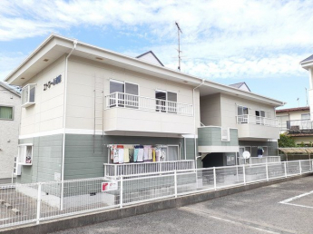落ち着いた雰囲気の外観です