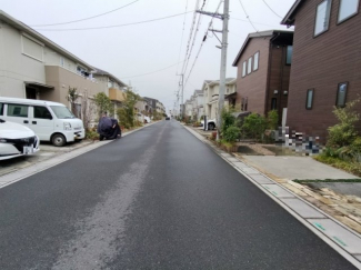 【前面道路含む現地写真】