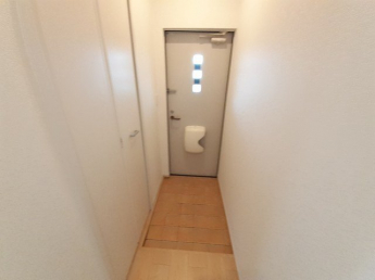 落ち着いた玄関です