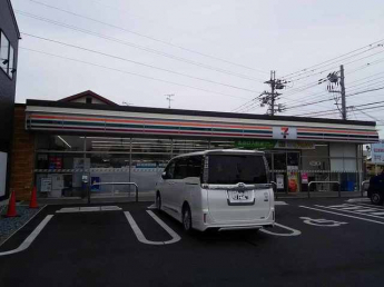 セブンイレブン近江八幡鷹飼町店まで340m
