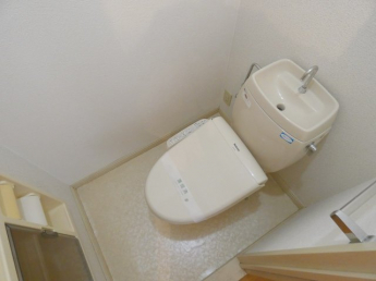 洗濯機置場は室内なので防犯に安心です☆