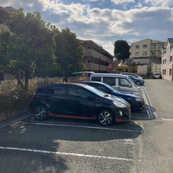 【駐車場】