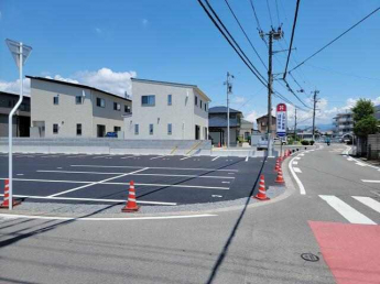 松山市来住町の駐車場の画像