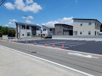 松山市来住町の駐車場の画像