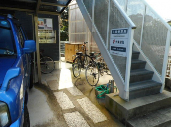 駐車場に車を止められます