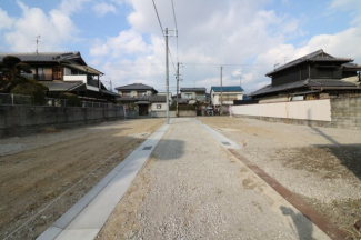 【前面道路含む現地写真】